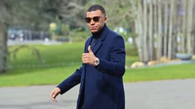 Kylian Mbappé lors de son arrivée à Clairefontaine, le 20 mars 2023.