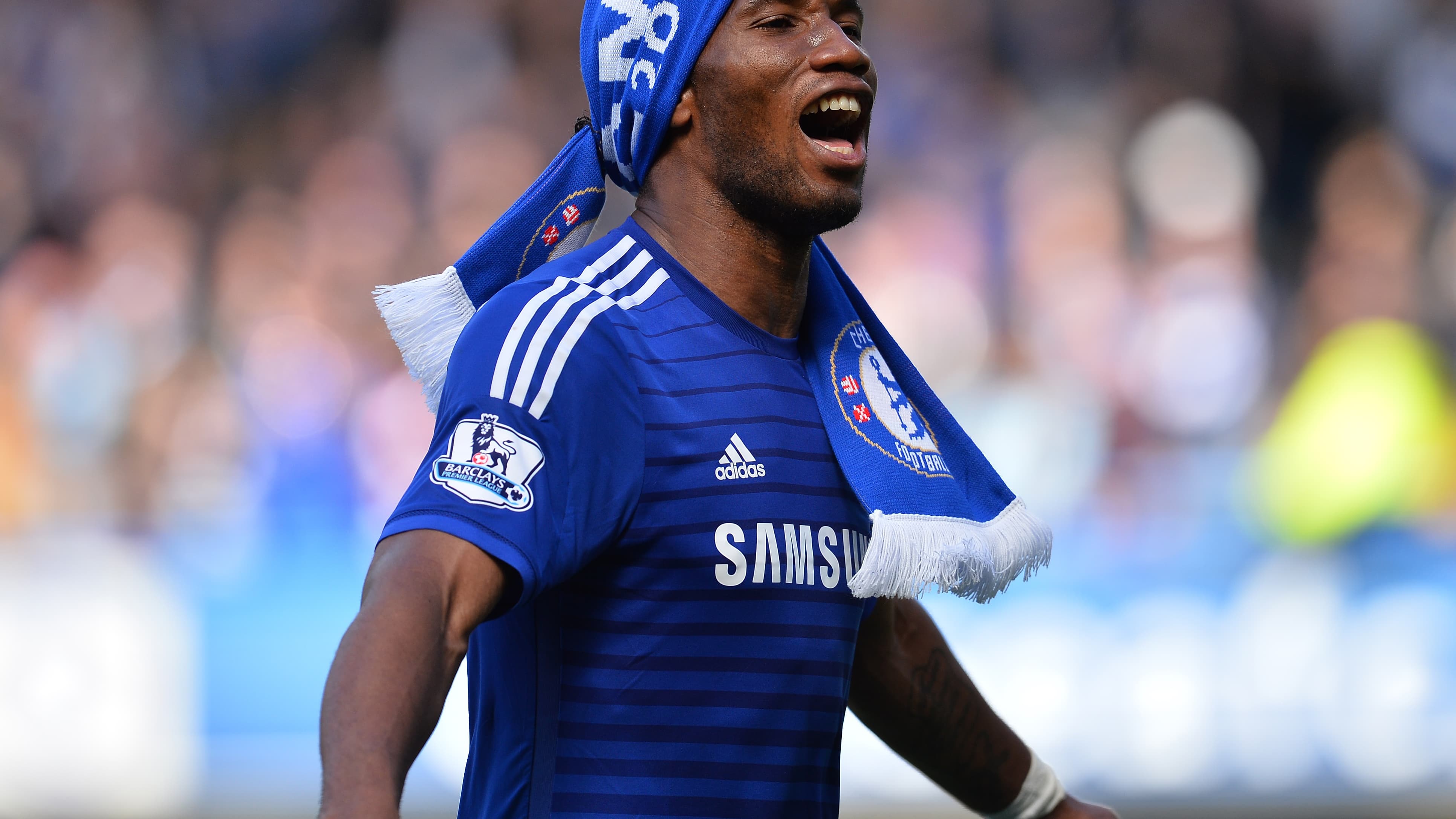 Didier Drogba décroche son 4e titre de champion d'Angleterre Didier Drogba décroche son 4e titre de champion d'Angleterre