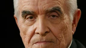 Portrait du philosophe René Girard pris le 29 avril 2004 sur le plateau de l'émission "Culture et dépendances" enregistrée au siège de France Télévision à Paris