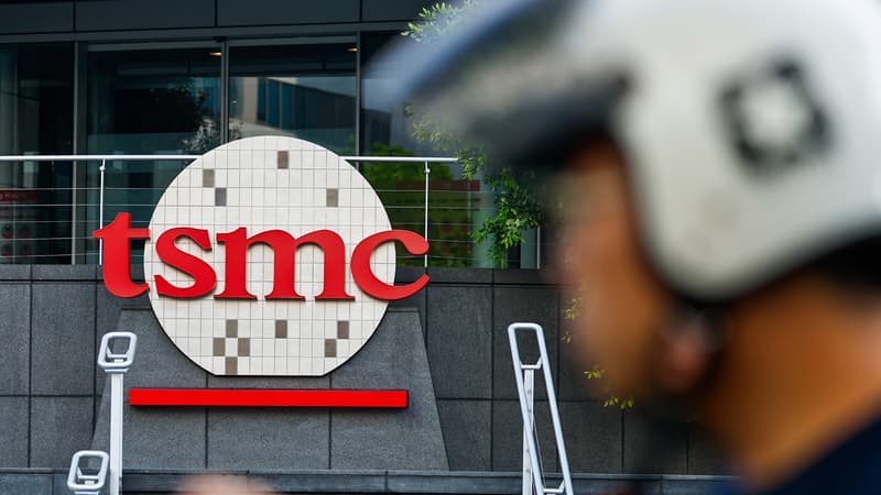 C'est le "bouclier" de Taïwan face à la Chine: le géant TSMC a lancé la production de semi-conducteurs ultra-performants de 2 nanomètres