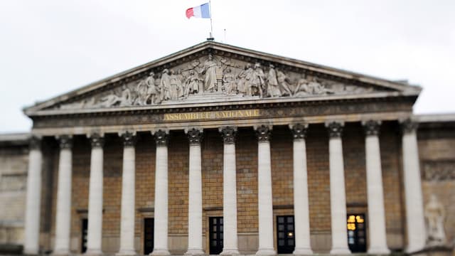 Minute de silence à l'Assemblée après les attentats en Côte d'Ivoire et en Turquie - Mardi 15 mars 2016