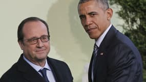 François Hollande accueille son homologue américain Barack Obama à son arrivée au Bourget pour l'ouverture officielle de la Cop21