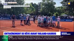 Paris: entraînement de tennis avec Carlos Alcaraz pour des dizaines d'enfants 
