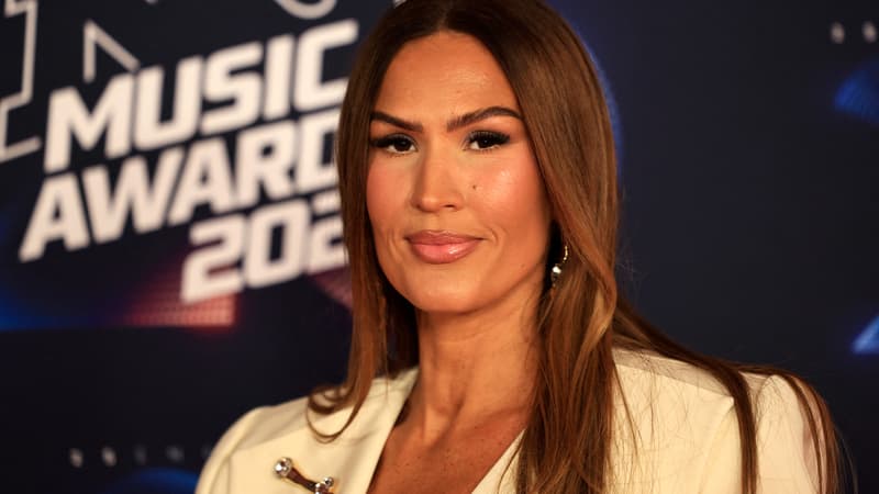 La chanteuse Vitaa, en novembre 2023 aux NRJ Music Awards à Cannes.