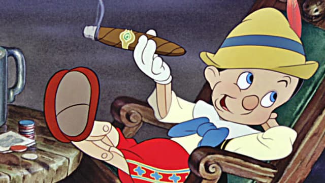 Aujourd'hui, cette scène de Pinocchio, fumant un cigare, ne pourrait plus exister. 