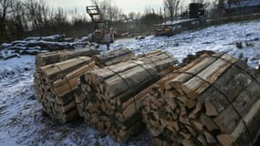 Des stères de bois chez un vendeur de bois à Wissembourg, dans le Bas-Rhin, le 15 décembre 2022