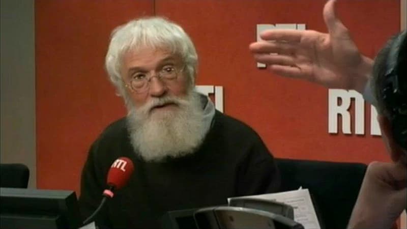 Le Dr Poupardin dans le studio de RTL