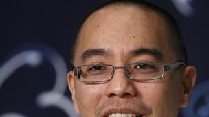 Le cinéaste thaïlandais Apitchatpong Weerasethakul a obtenu dimanche la Palme d'or du 63e Festival de Cannes pour son film "Oncle Boonmee, celui qui se souvient des vies antérieures". /Photo prise le 21 mai 2010/REUTERS/Yves Herman