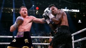 Boxe: Saul "Canelo" Alvarez a dominé Jermell Charlo 