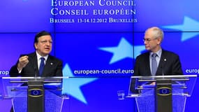 Le président de la Commission européenne José Manuel Barroso (à gauche) et celui du Conseil européen Herman Van Rompuy. Les dirigeants de l'Union européenne ont fait un nouveau pas vers davantage de coordination économique en actant le principe de nouveau