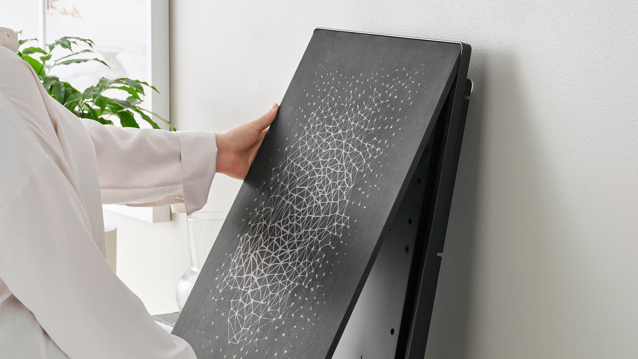 Le tableau-enceinte connecté d'Ikea.
