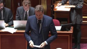 "Dans le combat contre le terrorisme, les démocraties doivent être unies et solidaires, c'est pour cela que le président de la République a évoqué l'idée d'une coalition internationale", déclare Olivier Becht