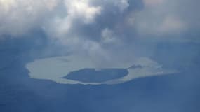 Vue aérienne du volcan Manaro Voui, le 26 septembre 2017 sur l'île d'Ambae, au Vanuatu