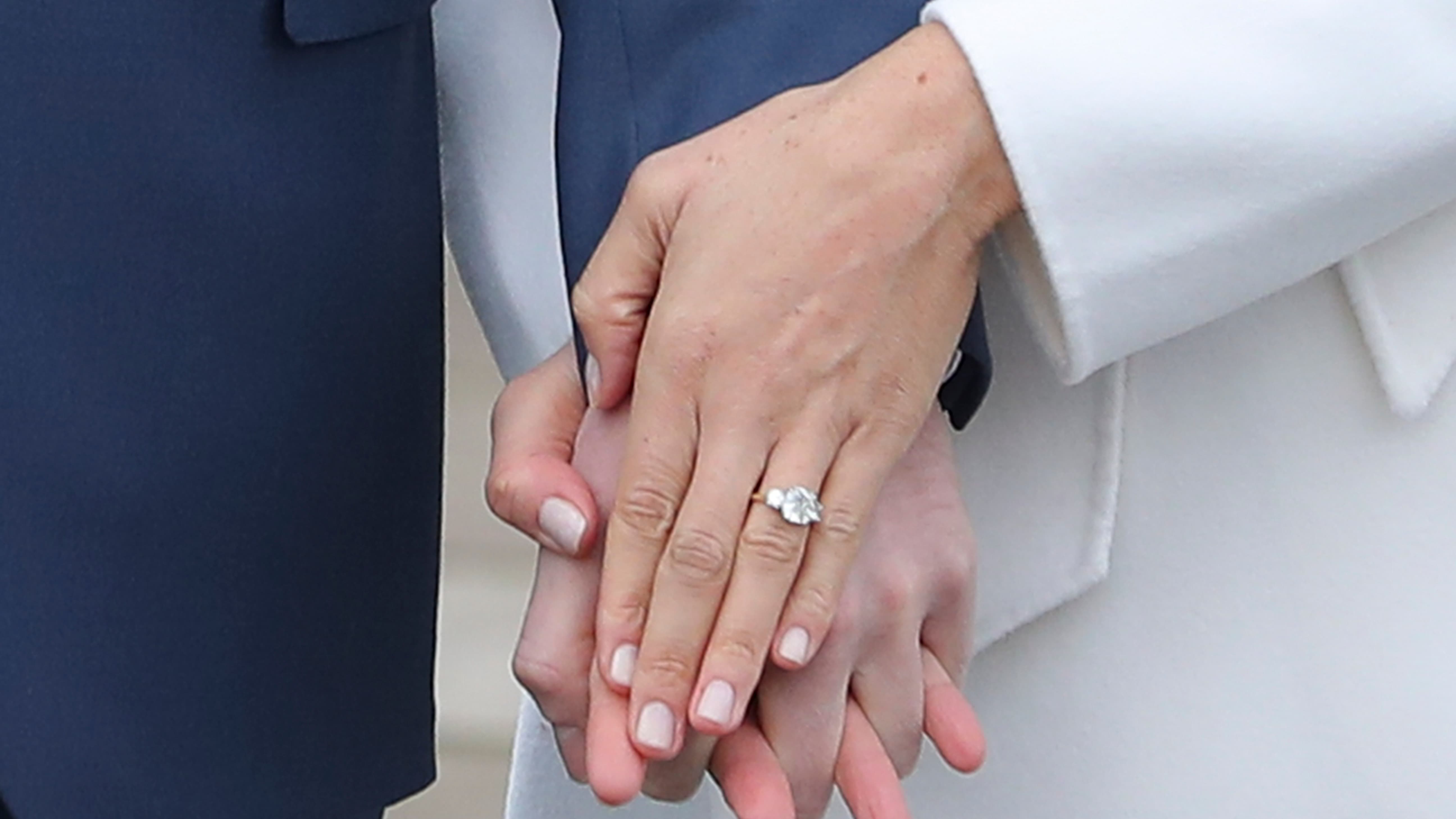 Le prince Harry et Meghan Markle ont annoncé leur mariage, le 27 novembre 2017, à Kensington Palace à Londres Le prince Harry et Meghan Markle ont annoncé leur mariage, le 27 novembre 2017, à Kensington Palace à Londres