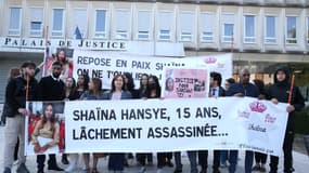 Un rassemblement en mémoire de Shaïna Hansye, assassinée en octobre 2019 à Creil (Oise).