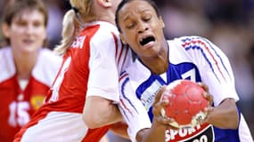 La demi-centre des Bleues Allison Pineau