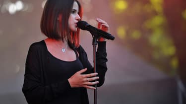 Marina Kaye lors d'un concert en juillet 2016.