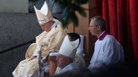 Le pape s'est accordé une micro-sieste ors d'une messe mercredi aux Etats-Unis.