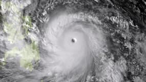 Image satellite du typhon Haiyan s'approchant des Philippines le 7 novembre 2013.