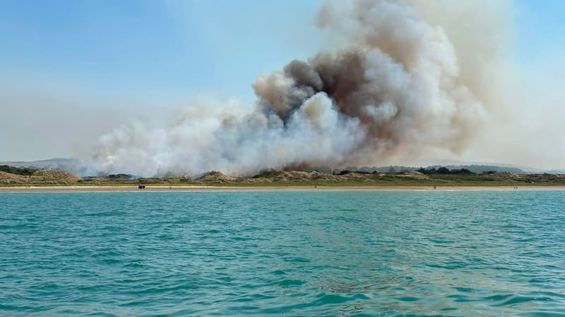 Incendies dans le Pas-de-Calais: pas d'évolution dans la nuit, mais le feu n'est "pas encore fixé"