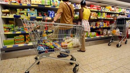 Les prix à la consommation ont augmenté de 0,1% en France en juin par rapport au mois précédent et l'inflation sur un an a légèrement accéléré à 2,1%./Photo d'archives/REUTERS/Eric Gaillard