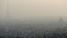La capitale enveloppée d''un voile de pollution lors d'un pic enregistré le 11 mars 2014.