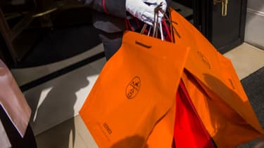 Pour la première fois après des années de croissance continue, le marché mondial du luxe va se replier en 2016.