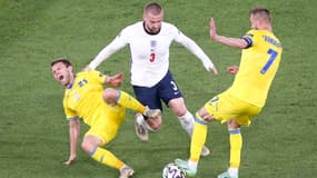 L'Anglais Luke Shaw face l'Ukraine pendant l'Euro 2021
