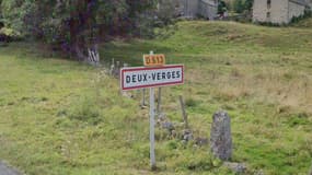 L'entrée du village de Deux-Verges
