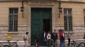 L'entrée du lycée Henri IV, à Paris.