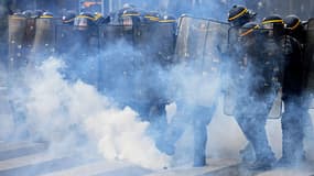 Des CRS lors d'une manifestation à Paris le 1er mai 2017.