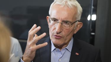 "Le 7 décembre prochain, Voyages-sncf.com commencera une nouvelle vie avec un nouveau nom : Oui.sncf", a précisé le président de la SNCF.