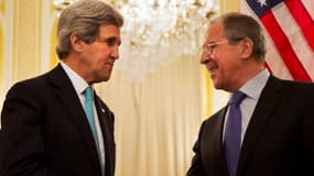 John Kerry et Sergueil Lavrov se sont rencontrés à Paris le 30 mars 2014.