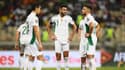 Riyad Mahrez entouré de Mandi et Belaïli lors du match Algérie-Guinée équatoriale à la CAN 2022