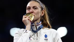 Manon Brunet avec l'or olympique le 29 juillet 2024