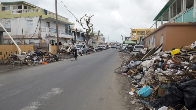 Une rue dévastée de Saint-Martin