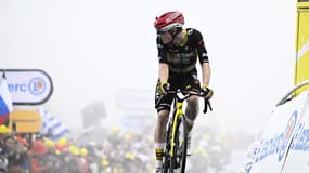 Jonas Vingegaard au sommet du col de la Loze lors de la 18e étape du Tour de France, le 24 juillet 2025