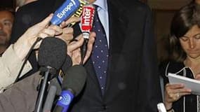 L'ancien Premier ministre Dominique de Villepin a de nouveau nié mercredi, lors du procès en appel de l'affaire Clearstream, avoir conduit un complot contre Nicolas Sarkozy en 2004 avec de fausses listes de comptes bancaires. /Photo prise le 2 mai 2011/RE