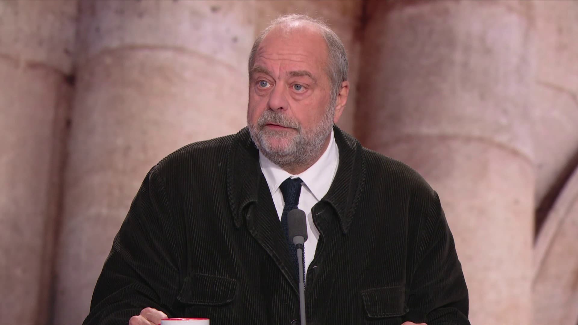 "LES RATS QUITTENT LE NAVIRE": ÉRIC DUPOND-MORETTI CHARGE GABRIEL ATTAL ET ÉDOUARD PHILIPPE