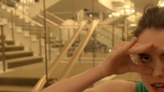 Margaret Qualley dans le clip réalisé par Spike Jonze