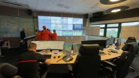 Les pompiers alertent sur le risque d'incendie dans la région de Marseille, après des vents violents et le déclenchement de l'alerte sécheresse, samedi 2 avril 2022. 