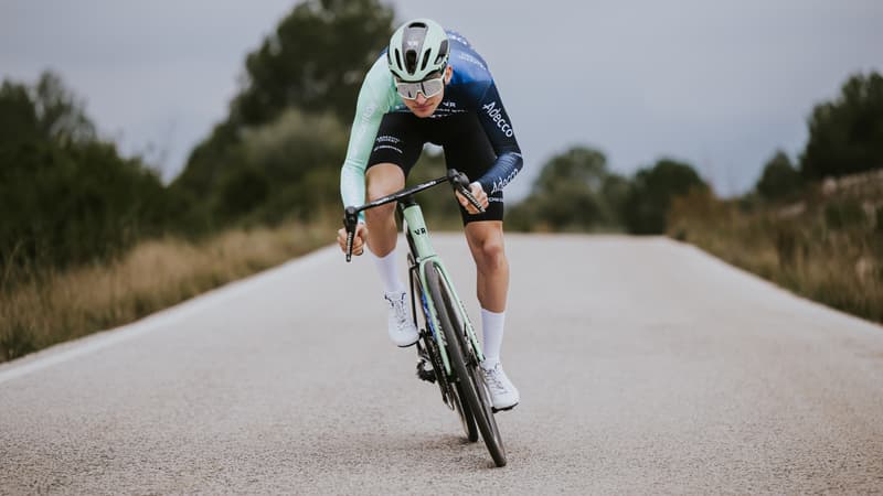 Le coureur francais de Decathlon CMA CGM Paul Seixas 12 decembre 2025 2243904