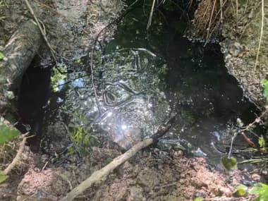 Un hydrocarbure a été déversé dans la rivière La Vézérance dans le Rhône.