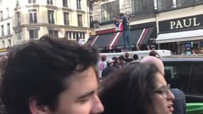 Uruguay-France: scène de liesse rue Montmarte à Paris - Témoins BFMTV