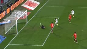 La boulette de Mandanda lors de Rennes-Lorient, le 3 mars 2024.