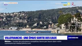 À Villefranche, une opération est en cours pour extraire une épave de l'eau