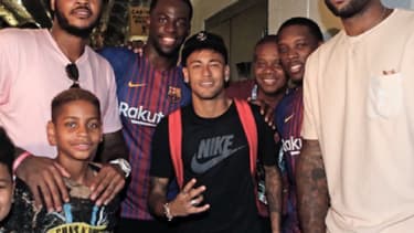 Neymar avec Carmelo Anthony, Draymond Green et DeMarcus Cousins