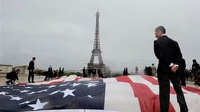A l'occasion du 10e anniversaire du 11-Septembre, l'association "The French will never forget" (TFWNF) a organisé dimanche une commémoration des attentats sur l'esplanade du Trocadéro, à Paris. La commémoration parisienne a été présentée par ses organisat