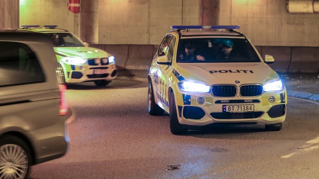 Norvège: un homme armé vole une ambulance et renverse plusieurs personnes 