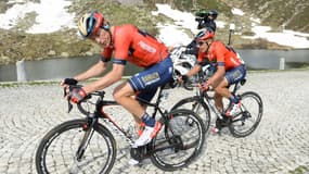 Rohan Dennis (à gauche)